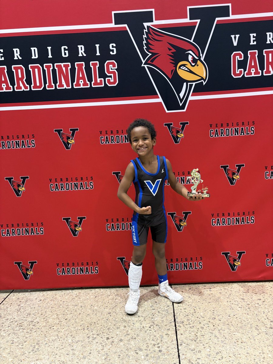 VCS_WRESTLING's tweet image. Great tournament yesterday 
at Verdigris with 
Elementary wrestling. 

Medal Count🔋🔋
Gerami - 1st 8U 49
Even - 1st 6U HWT
Axel B. - 2nd 10U 64
James - 2nd 12U HWT
Henry - 2nd 10U HWT
Cash - 2nd 10U 100
Graham - 4th 67

#CNQR