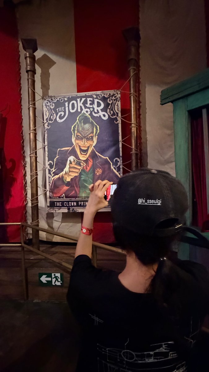 seulstgrm's tweet image. [INSTAGRAM STORY]

instagram.com/stories/hi_sse…

@RVsmtown #RedVelvet #레드벨벳 #Seulgi #슬기  
251123 · 23:22:34 KST