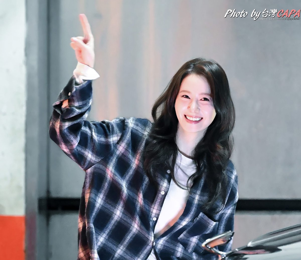 asdfghjklyoonaa's tweet image. Happiness looks so pretty on you Yoona-yah ✨🥰