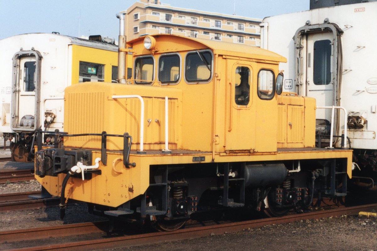 昔はあちこちに居ましたね。
機械番号06-28-01-021 1990.8.4 羽犬塚
機械番号06-28-01-048 2002.1.13 山口鉄道部
 ＃日曜日のスイッチャー