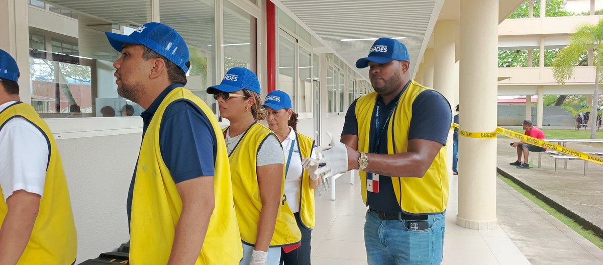 <a href="/conadespanama/">Conades Panamá</a> sigue "dando la mano" en la Misión Patitas Colón, acompañando una hermosa y exitosa jornada de esterilización para nuestros perritos 🐶 y gatitos 🐱.
Un día lleno de cariño, cuidado y trabajo en equipo para darles una vida más sana a nuestros peluditos.