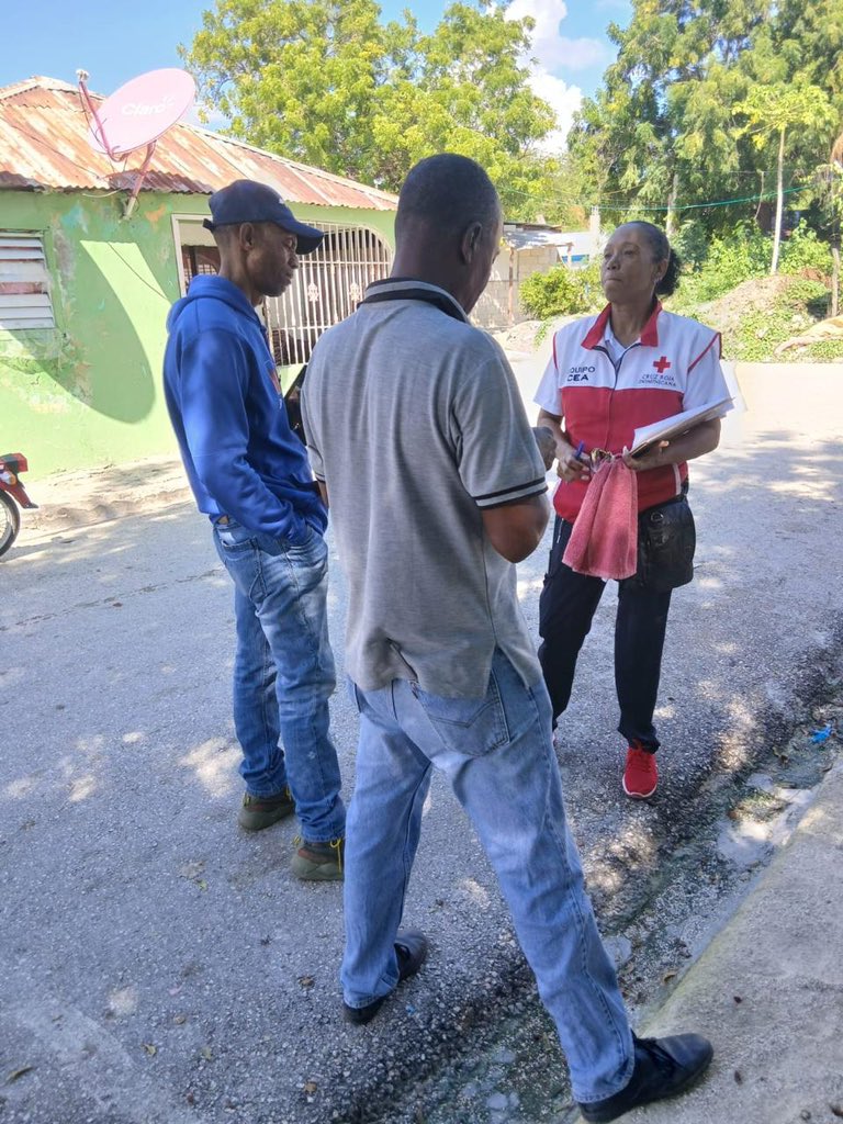 El equipo de CEA realizó una reunión de socialización con líderes comunitarios de la comunidad La Gallera en Canoa, con el objetivo de explicar los procedimientos que se pondrán en ejecución en dicha comunidad.