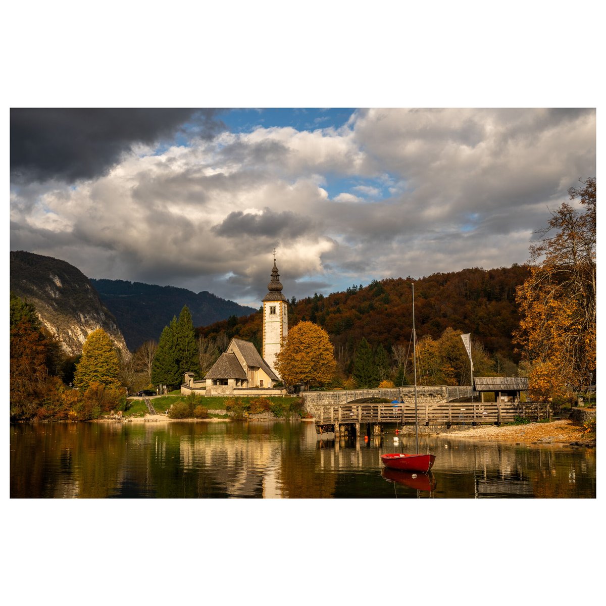 Slovenia’s hilltop churches, autumn forests, and misty mountains glow in fleeting golden light. Join me on a photo adventure: phototours.in/slovenia
 #creativephotoadventures