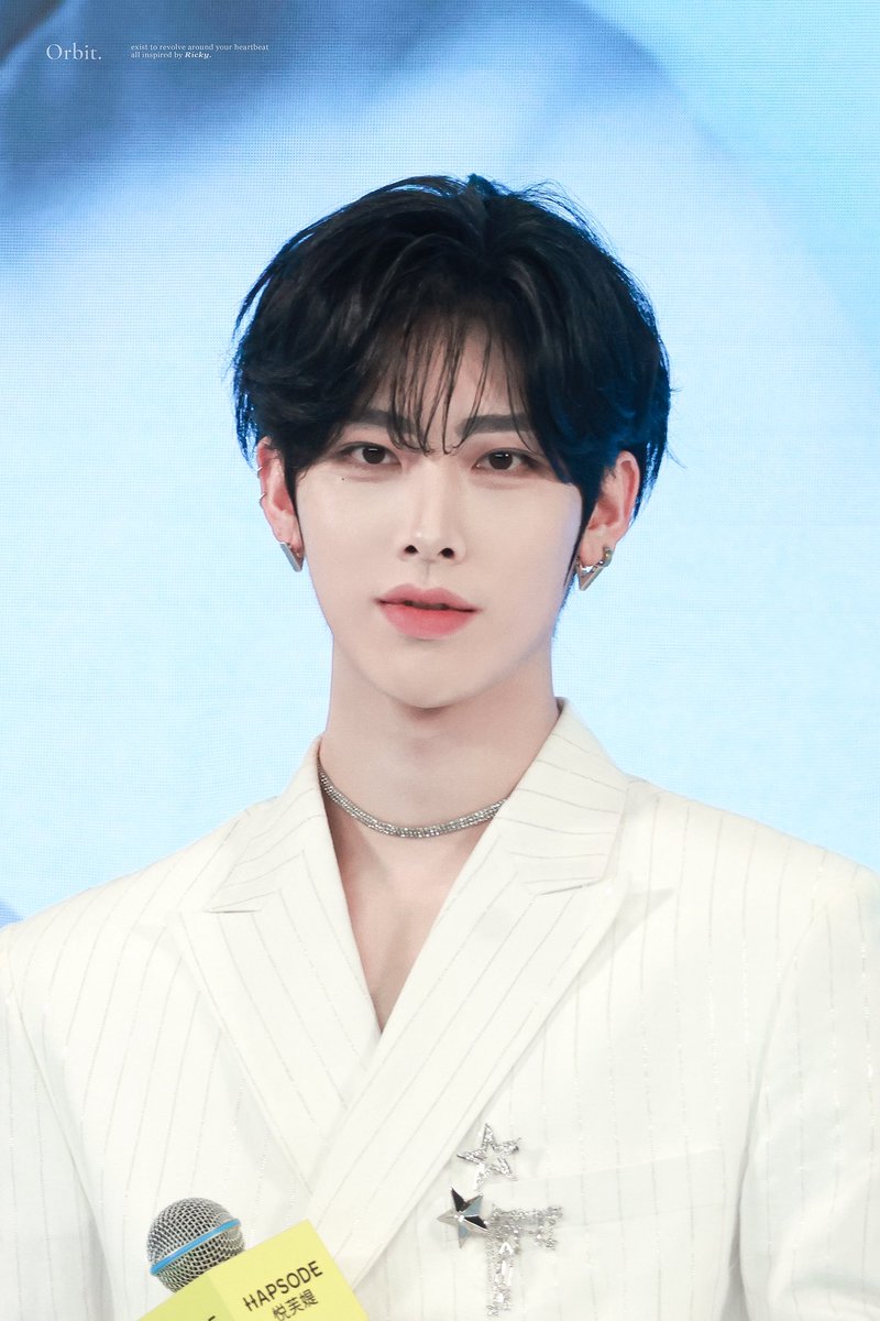 𝐎𝐫𝐛𝐢𝐭. tweet media