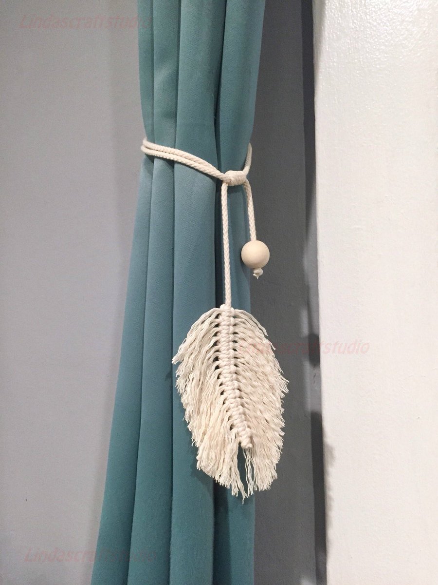 lindas_craft's tweet image. Excited to share this #macrame #feather #wooden #bead #nursery #curtain #window #tieback #blackfridaysale 
lindascraftstudio.etsy.com/listing/853762…