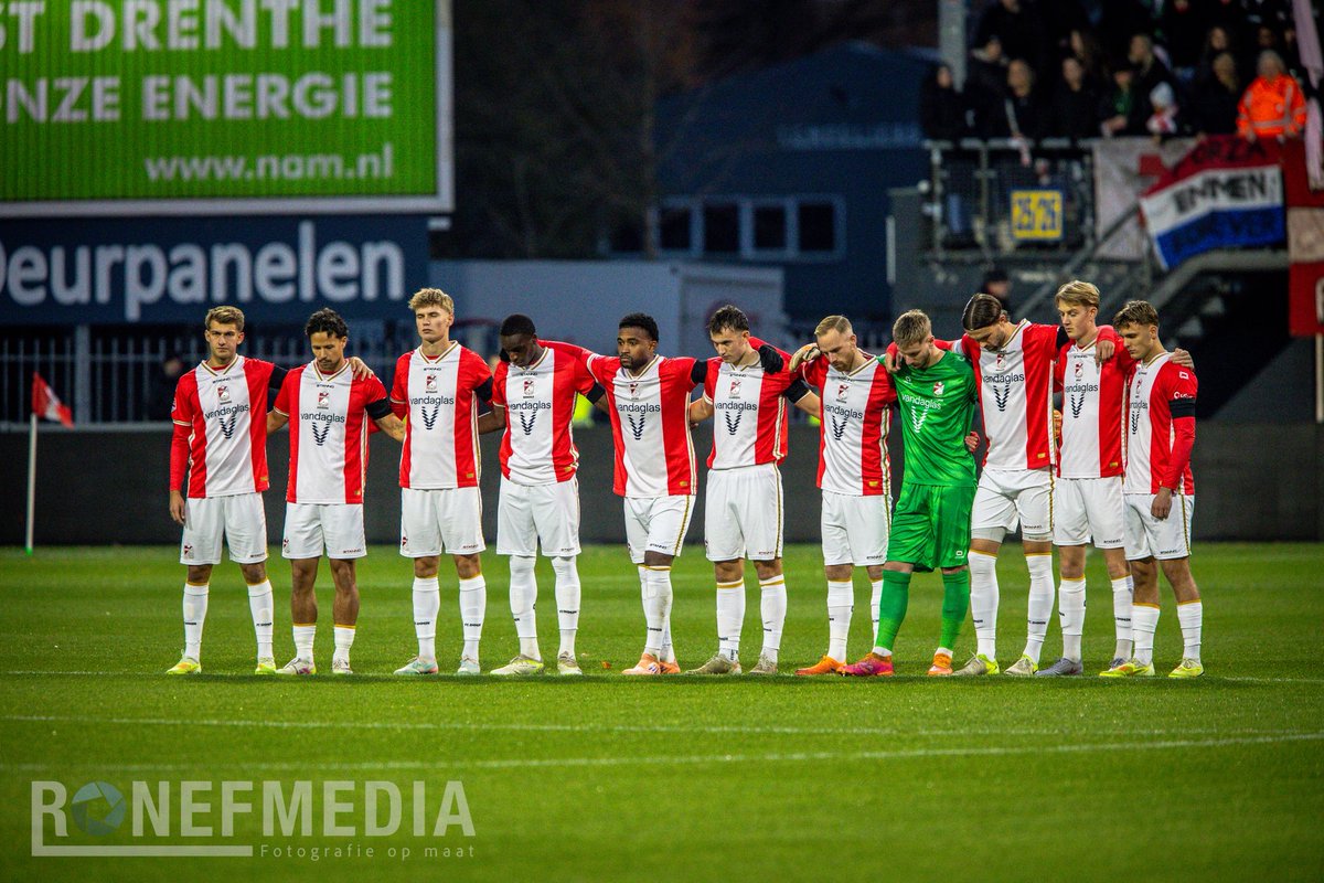 romanoneef's tweet photo. Fc Emmen - Roda JC
22/11/2025

Eindstand 1-1 
[Copyright 2025 RonefMedia] https://t.co/j9RpLj2oQG