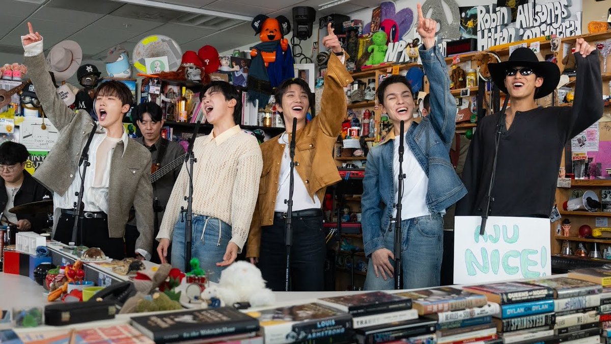 kyeomties's tweet image. TINY DESK WITHOUT DOKYEOM????? IKYFL
