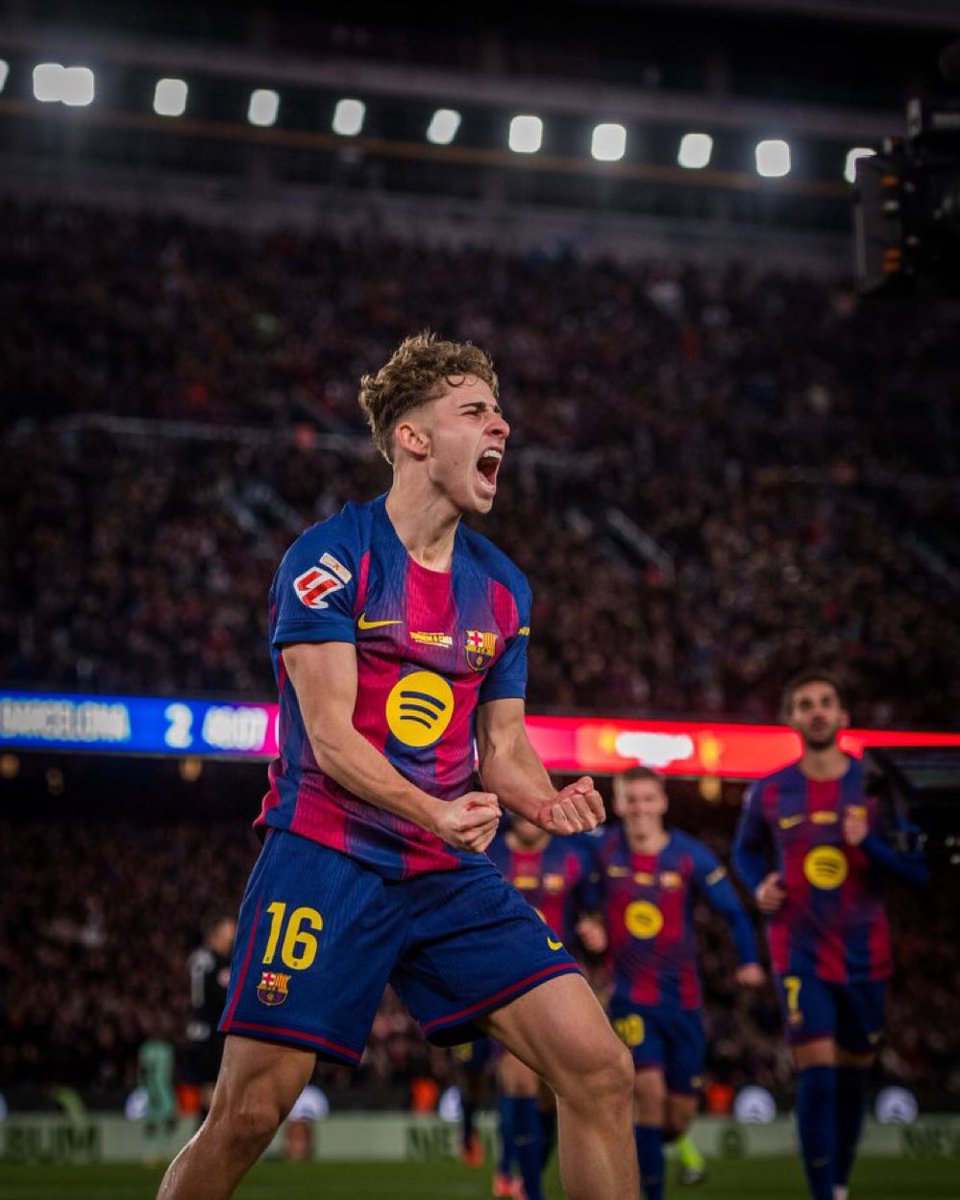 s_culekop's tweet image. 現在世界No. 1のトップ下
ブルーノフェルナンデス、パーマー、フォーデン、ベリンガム、ウーデゴールらを圧倒し、1人だけレベルが違う選手。