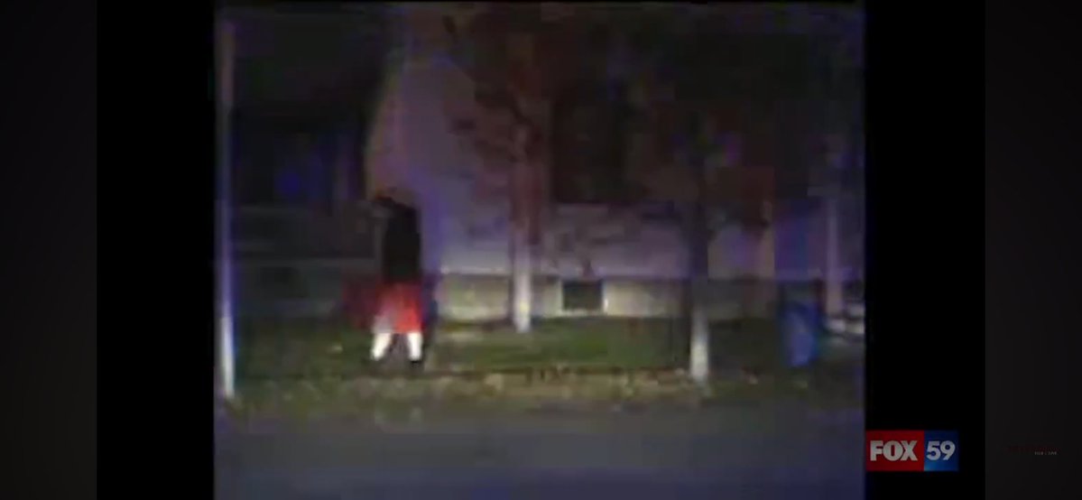 AimeeLy58101071's tweet image. Has anyone ever made a positive I.D on who this man is at the Flora Fire.