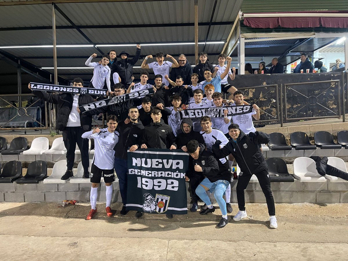 ✅ Gran victoria de nuestro Juvenil A para sumar los 3 puntos 💪🏻➕3️⃣⚪️⚫️

#JuvenilA 2-1 <a href="/CDBadajoz/">CD Badajoz</a> B

😍 El derbi es nuestro 🟢⚪️⚫️