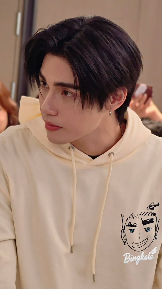 Masheall99's tweet image. FAN SIGNING EVENT WITH POOM
#Poom1stFansignatNingbo 
#poompps 

Pretty from every single angle fr🥹🔥