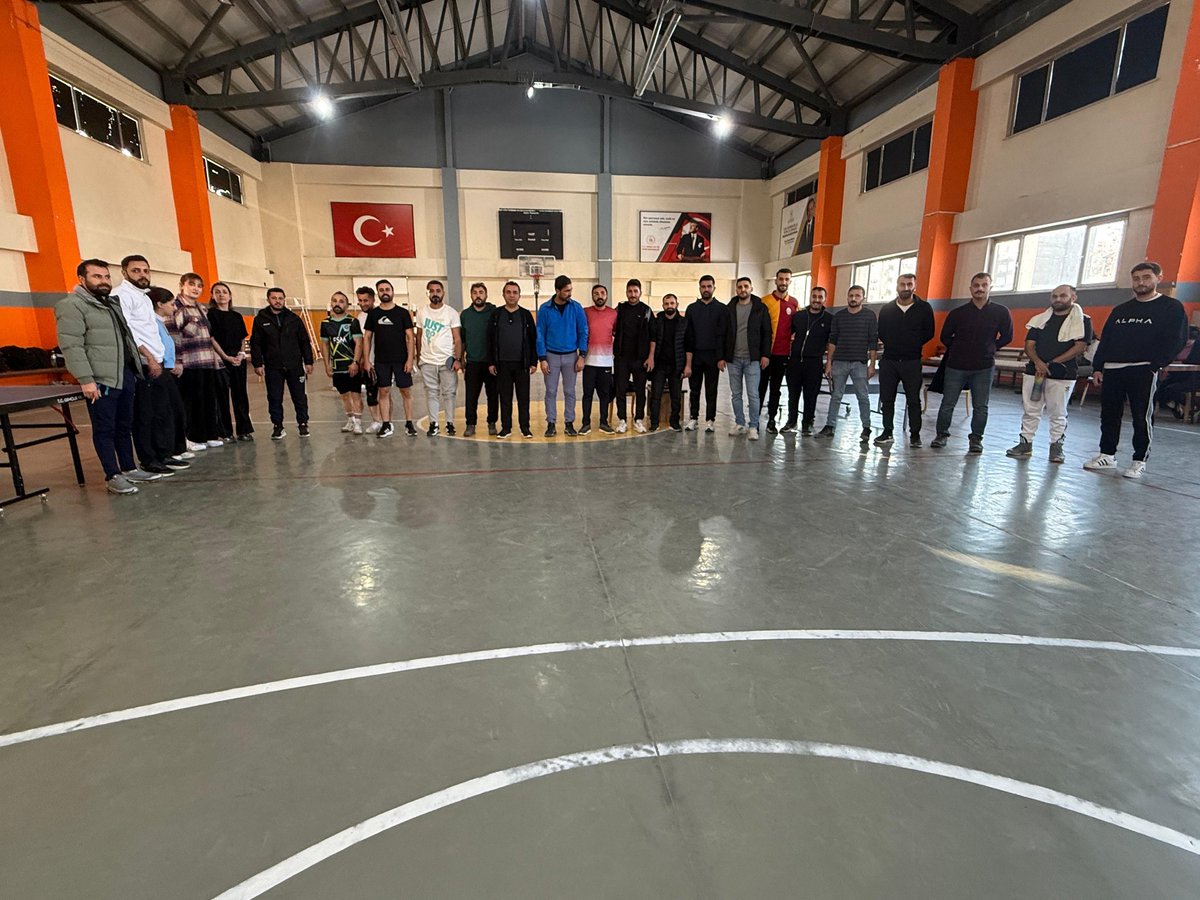 🔴Yüksekova’da 24 Kasım Öğretmenler Günü Masatenisi Turnuvası Düzenlendi

🥇🥈🥉🏓

📌Yüksekova ilçesinde 24 Kasım Öğretmenler Günü kapsamında düzenlenen masatenisi turnuvası, öğretmenlerin kıyasıya rekabetine sahne oldu.