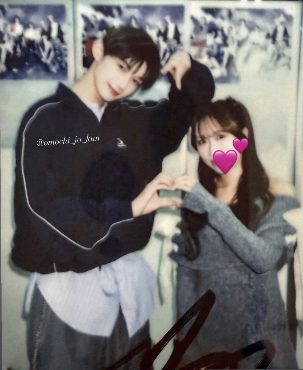 kung9778's tweet image. 죠둥이 프리쿠라같은거 포즈할때마다 르네들 자기 가슴팍정도로 생각하는 이유…진짜 자기 가슴팍정도라서