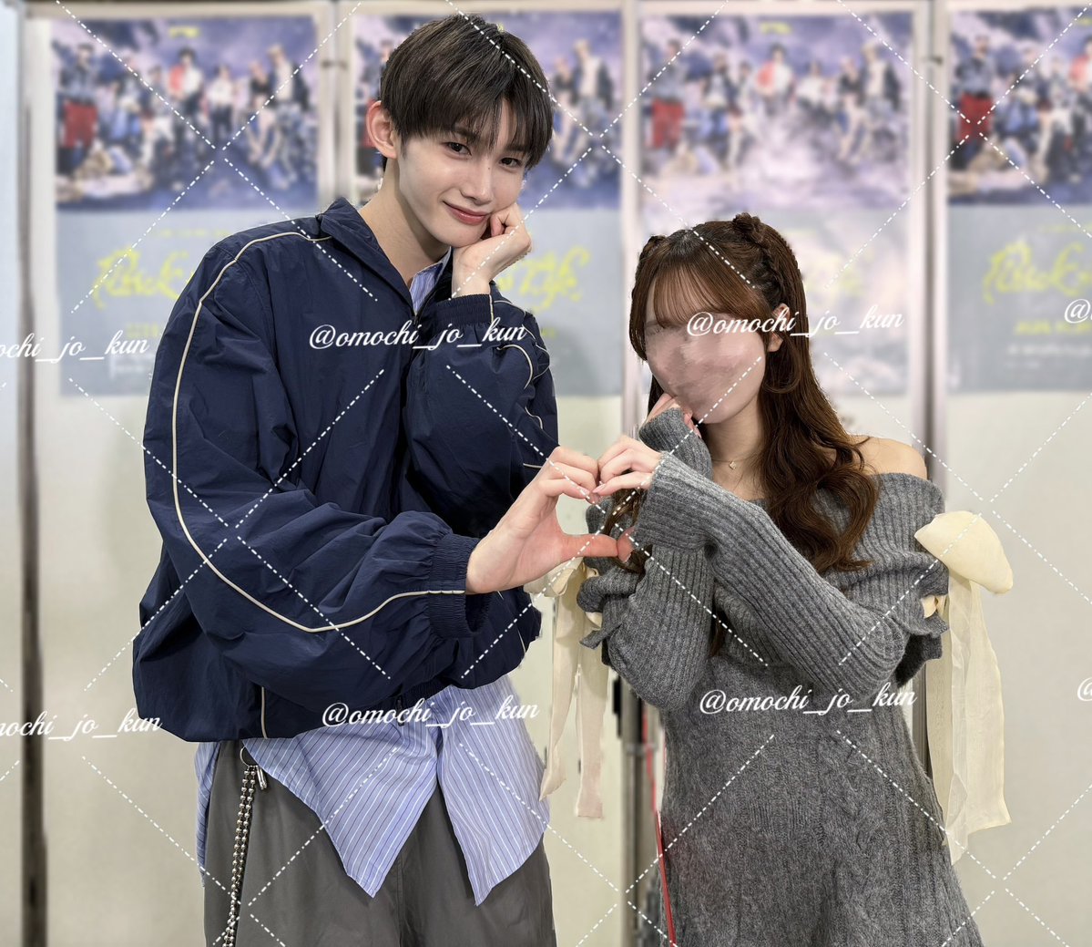 kung9778's tweet image. 죠둥이 프리쿠라같은거 포즈할때마다 르네들 자기 가슴팍정도로 생각하는 이유…진짜 자기 가슴팍정도라서