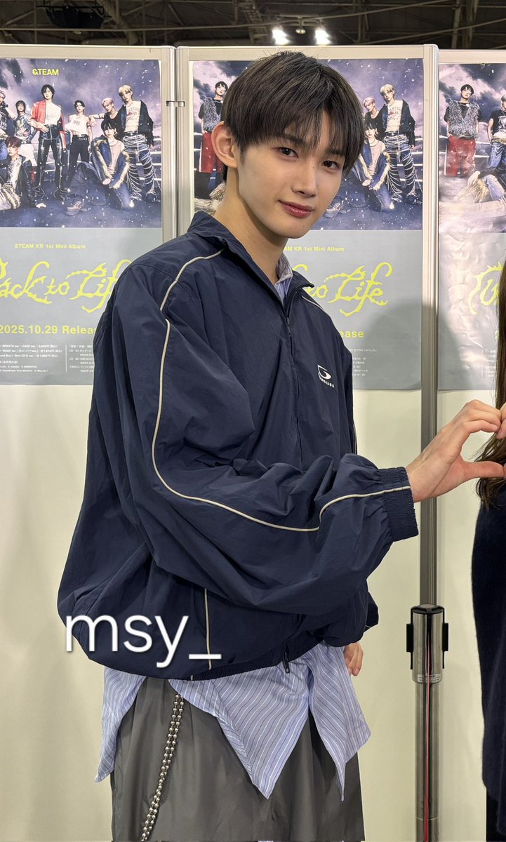 kung9778's tweet image. 죠둥이 프리쿠라같은거 포즈할때마다 르네들 자기 가슴팍정도로 생각하는 이유…진짜 자기 가슴팍정도라서