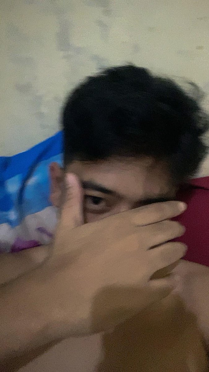 uutayang_'s tweet photo. Eyyy besok senin https://t.co/xIEuuNdVQK