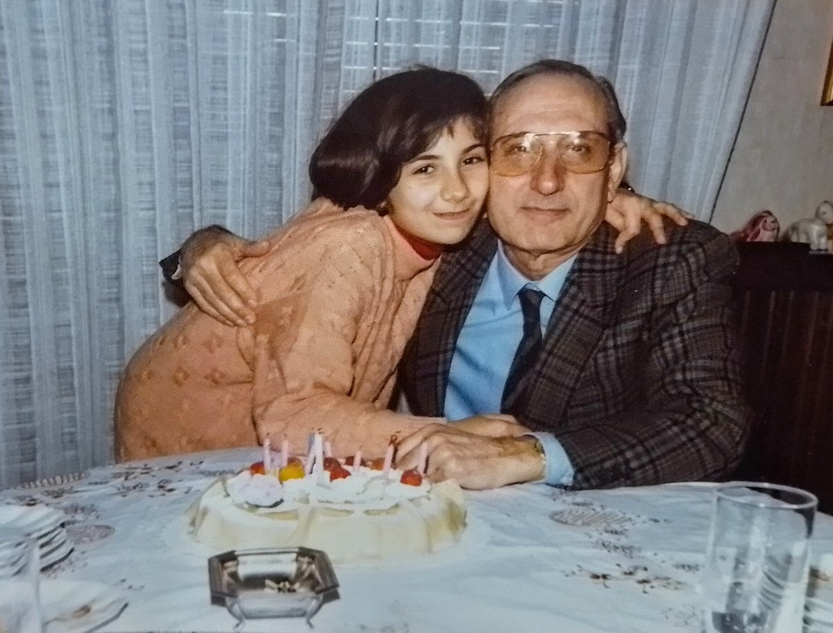 A_Lianse's tweet photo. Grazie a coloro i quali mi hanno fatto gli auguri: me ne occorrono davvero tanti per compensare quelli della persona che mi manca.
#fatheranddaughter #flashbackSunday #compleannicheduranodagiorni https://t.co/A0O6orkiyO