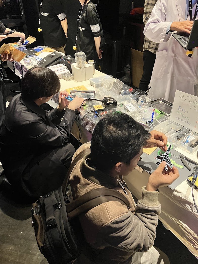 はんだ付けブースにお越し頂いた方ありがとうございました！来年もよろしくお願いします！ #avtokyo