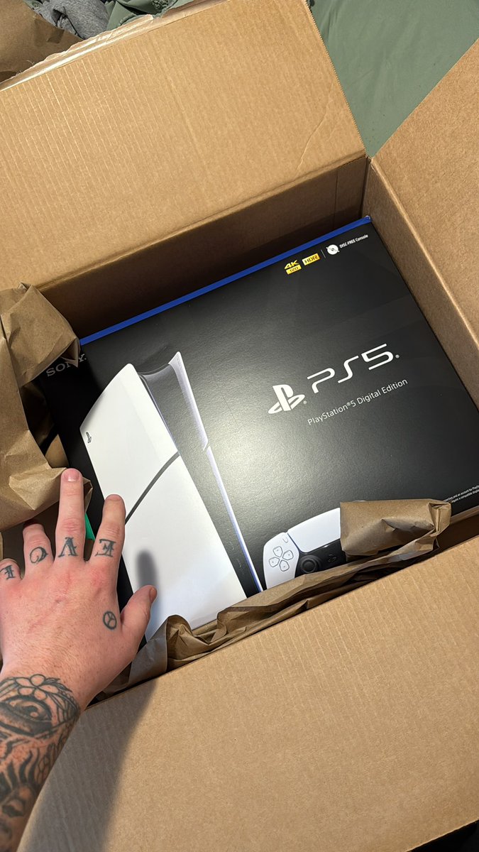 in4ale's tweet image. SYBAU