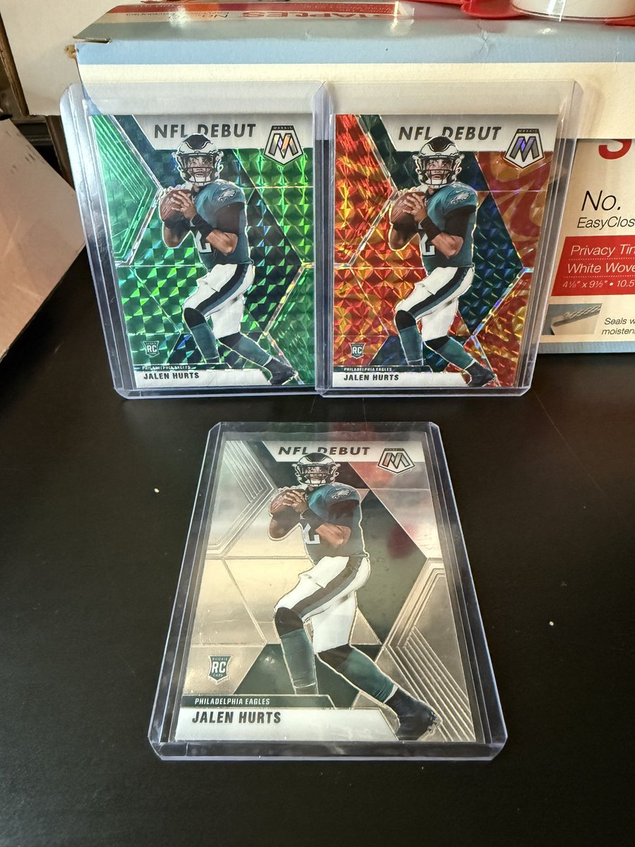 ZeeFlipsRips's tweet image. Good morning and happy NFL Sunday card peeps!! Who do you PC? #GoBirds #TheHobby #SportsCards