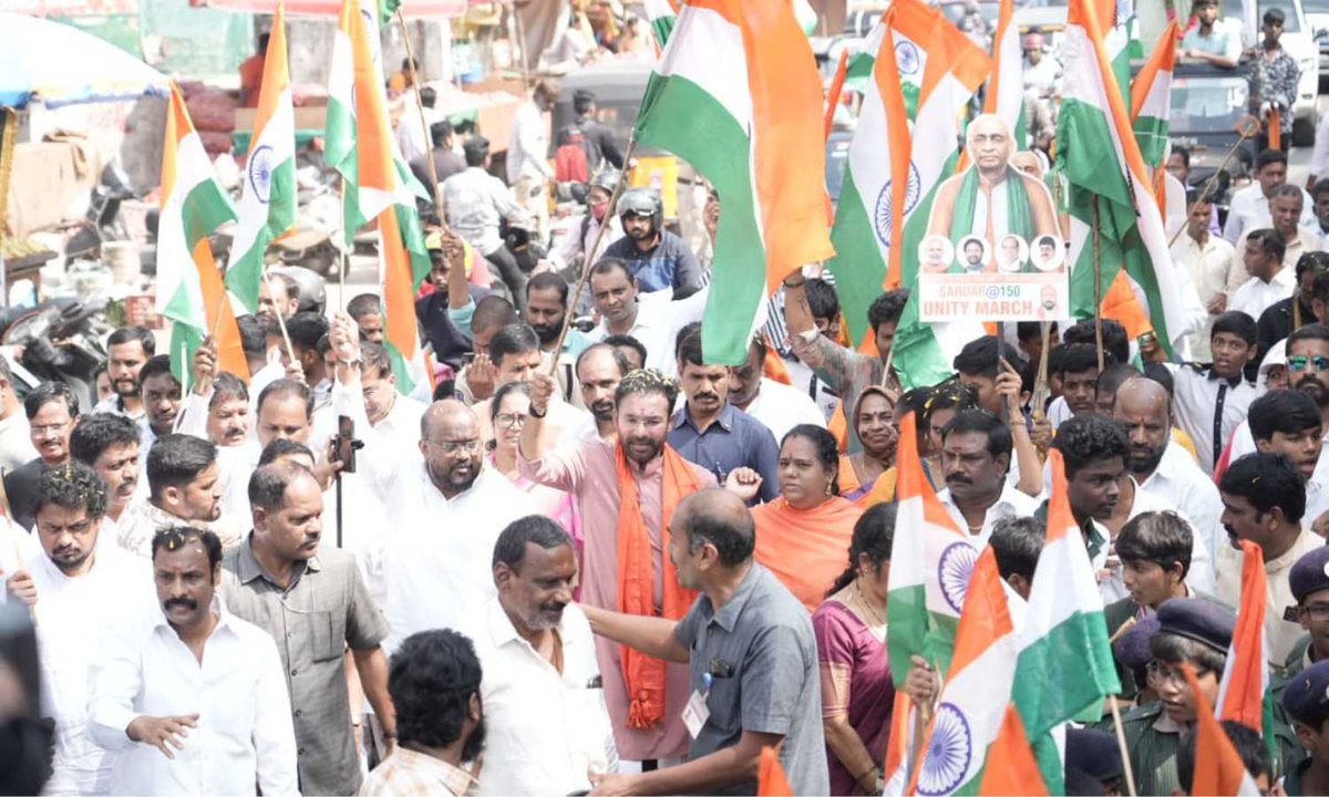 Union Minister Kishan Reddy led a Unity March in Secunderabad marking Sardar Patel’s 150th anniversary, calling him the liberator of Telangana and unifier of India.

#SardarPatel #Telangana

hyderabadnewshunt.com/unity-march-sa…