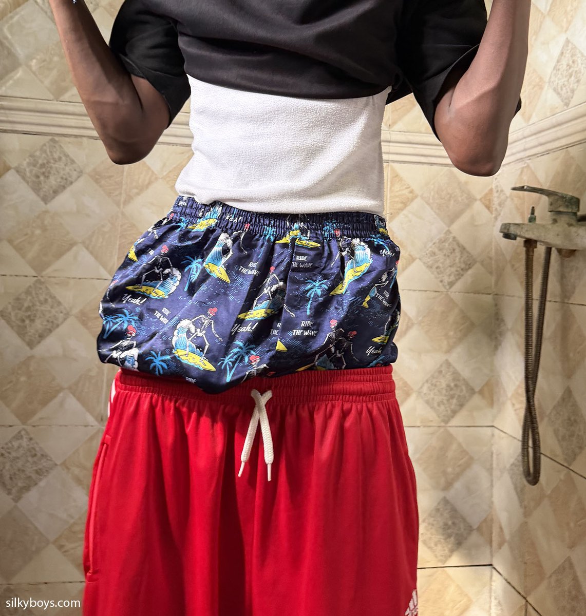 streetsaggers's tweet image. silkyboys.com series
#silkyboy #sagger #saggingpants #satinboxers