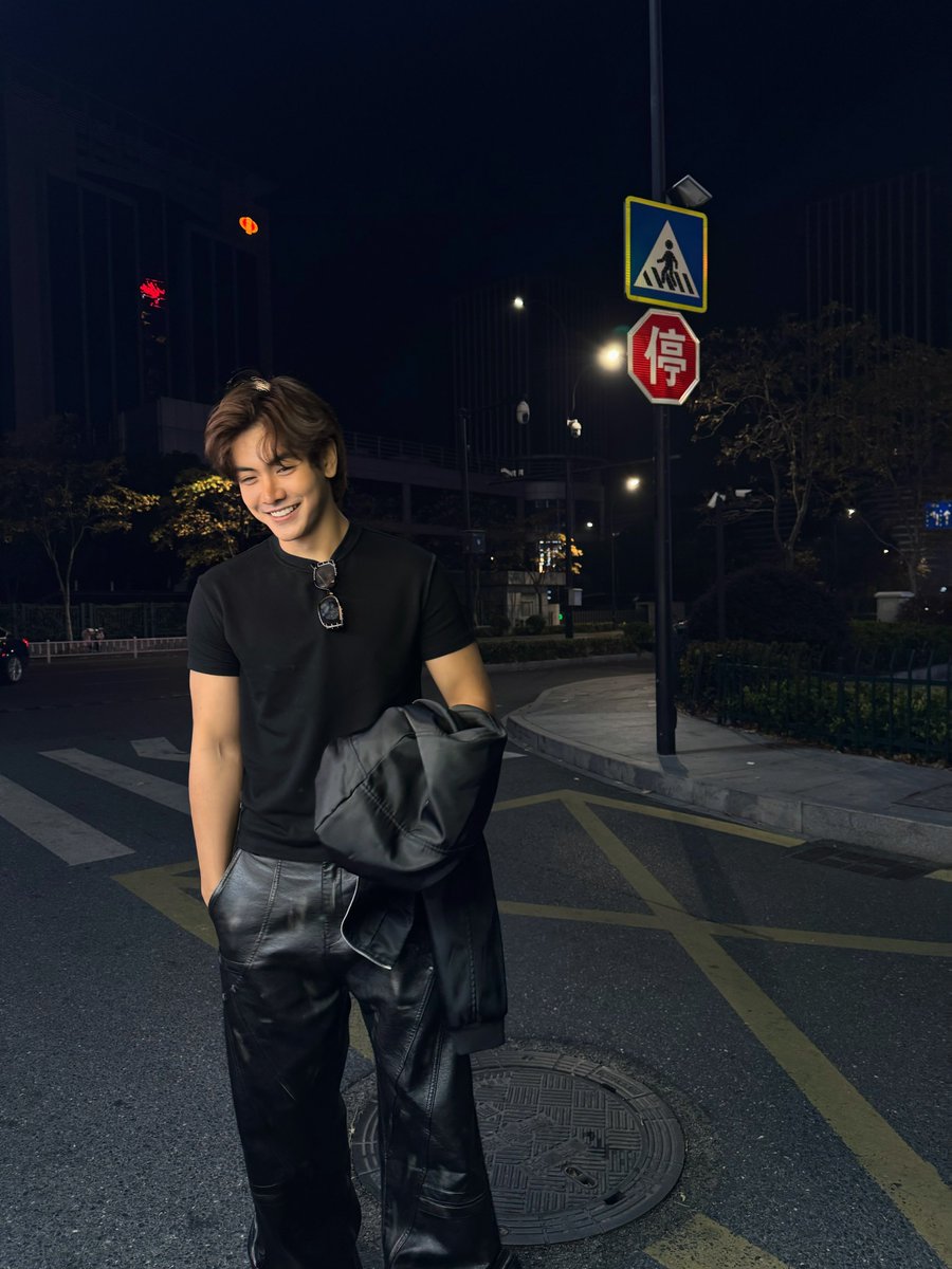 ChenRcj's tweet image. Love you 30000