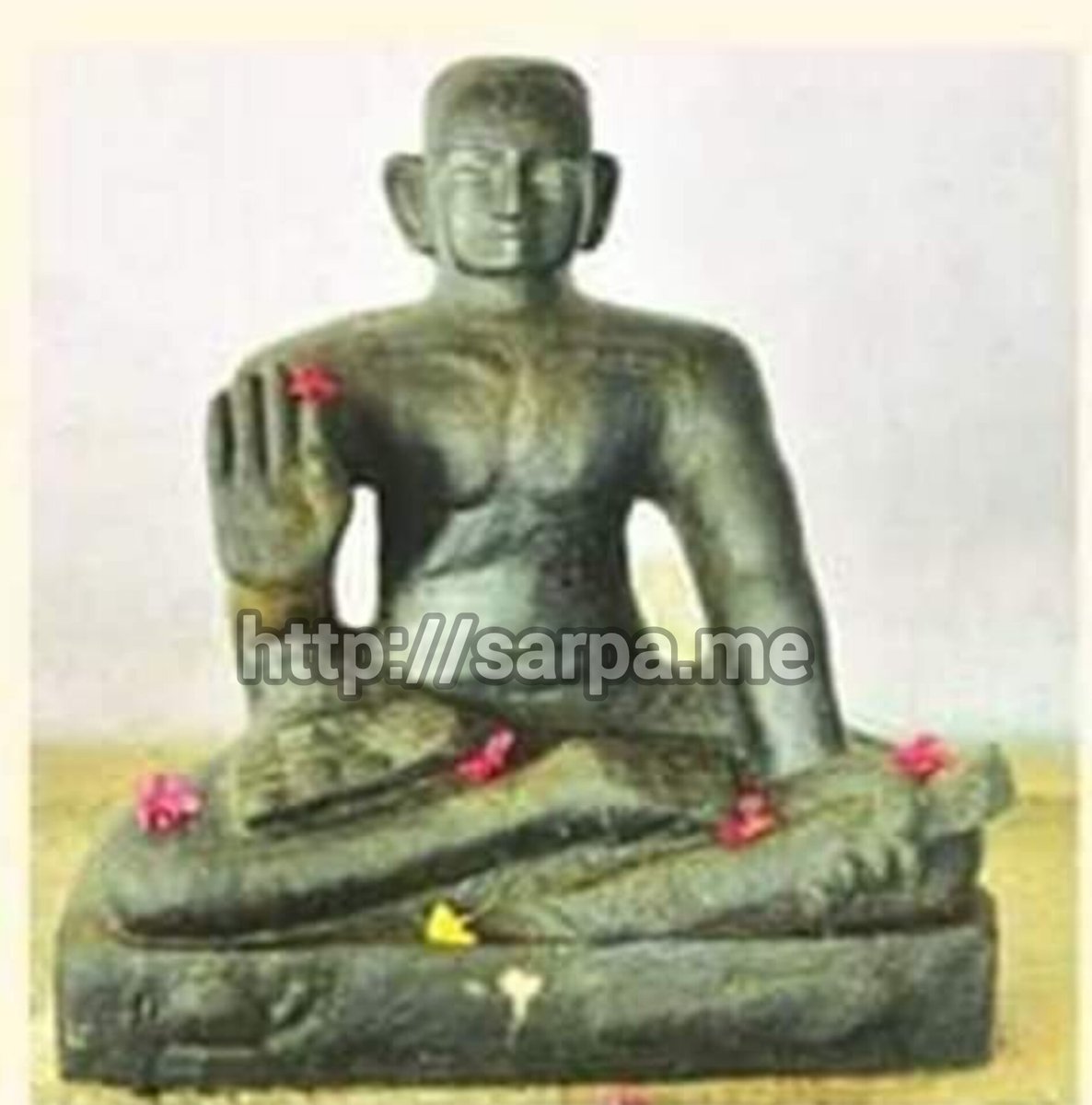 A rare statue of Tamil poet Thiruvalluvar  author of Thirukkural, the first book on socialism at the Sri Aadbeeswara Swamy Jinalayam. Many scholar have confirmed that he was a jain , but today's head caste of majority religion has a issue with that . 
#RealHistory
#BitterTruth