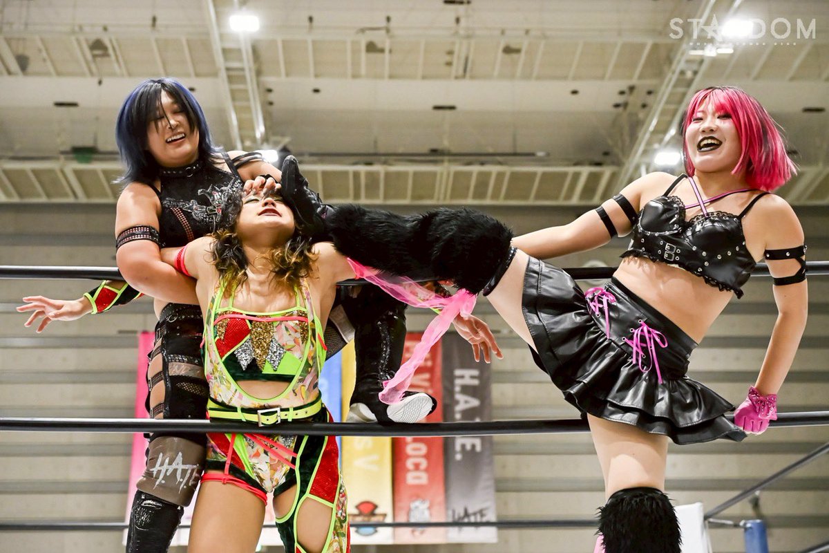 saya_5_19's tweet image. 8点目獲得！！
因縁しかないH.A.T.E.からビーちゃんが決めてくれたぜ！！

リーグ戦は明日でラスト。
勝てば確実に決勝トーナメント進出。

目の前にあるチャンスを掴まない奴なんていない。
ゴッデスタッグリーグ優勝も
小波の持つ白いベルトも
視界に入ってんだ。
逃してたまるか

#STARDOM…