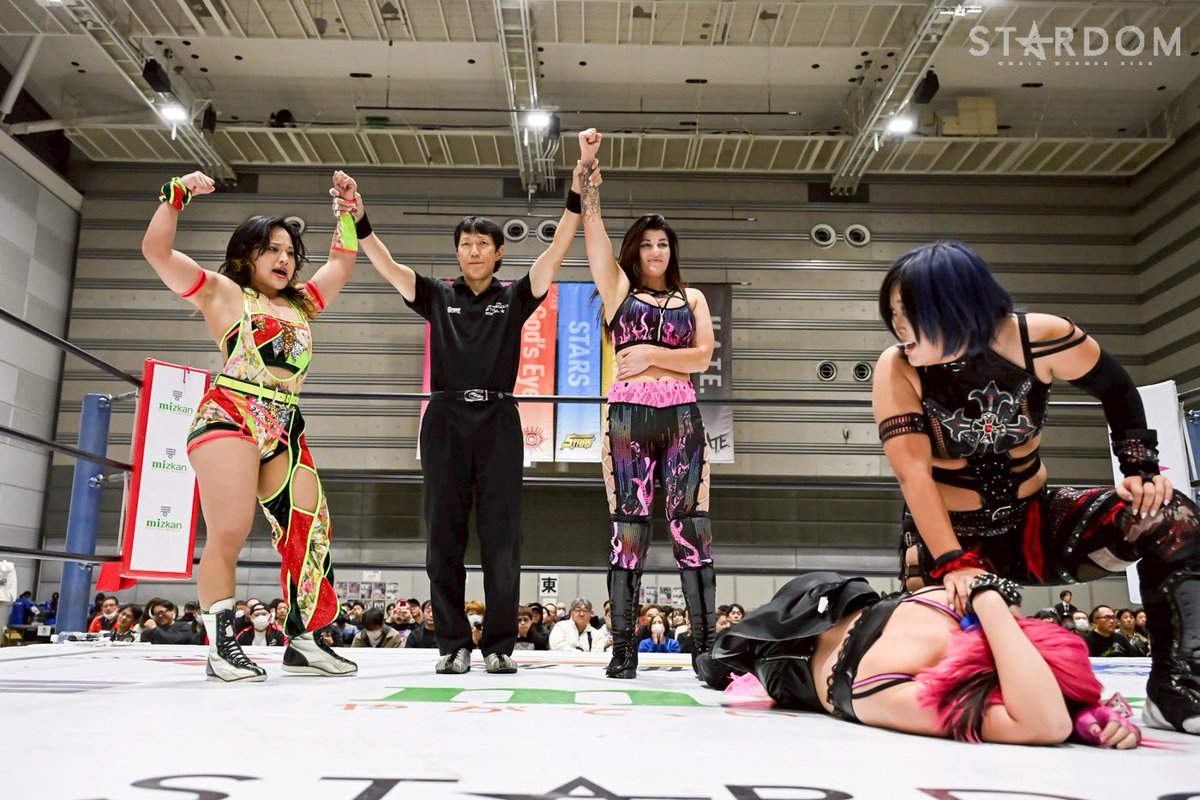 saya_5_19's tweet image. 8点目獲得！！
因縁しかないH.A.T.E.からビーちゃんが決めてくれたぜ！！

リーグ戦は明日でラスト。
勝てば確実に決勝トーナメント進出。

目の前にあるチャンスを掴まない奴なんていない。
ゴッデスタッグリーグ優勝も
小波の持つ白いベルトも
視界に入ってんだ。
逃してたまるか

#STARDOM…