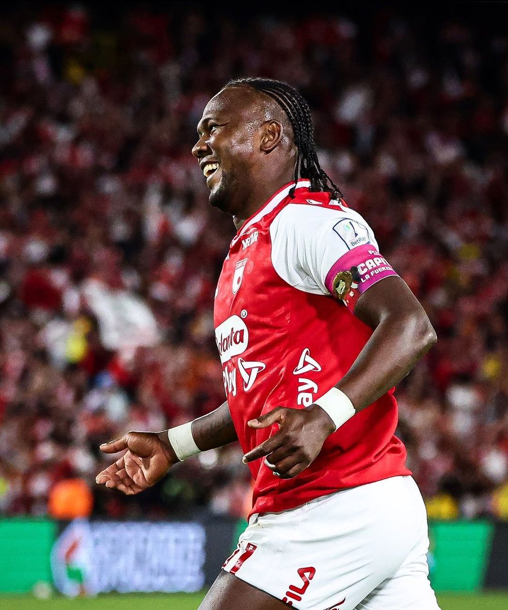 En Envigado podía hacer 5 goles pero prefirió cederle a su compañero un penal para la confianza.

Su compañero sale mal en Bucaramanga y es quien lo carga y lo ayuda.

Iba por un hat trick y piensa en cederlo a Mármo para que haga su primer gol.

Ídolo y señorazo <a href="/hugol1120/">RODA11EGA⚽️#11</a>