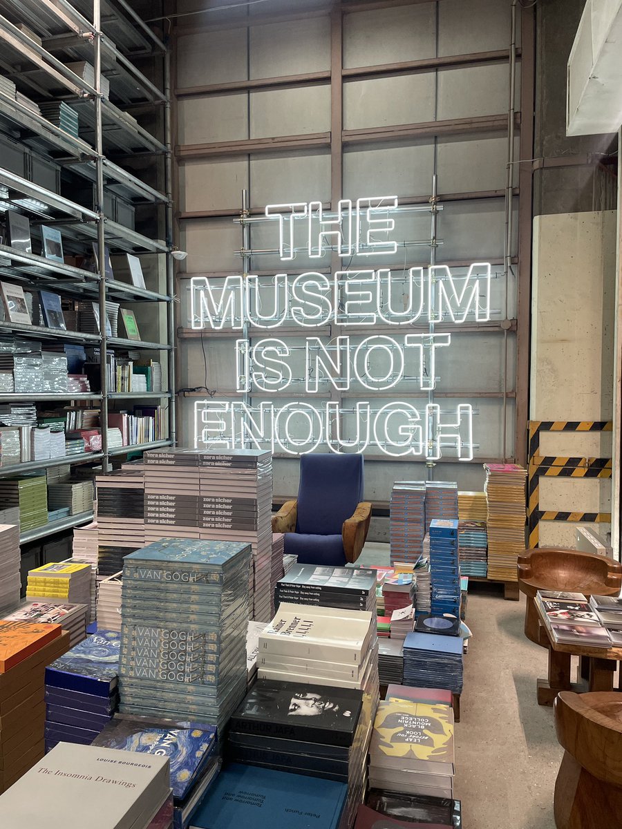 久しぶりの百徳の集まりin亀有からだ画廊。夏に金沢の鬼子母神でいただいた生地で新作を制作してます。
来年公開予定🐢