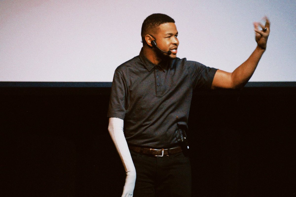 KPDECAchapter's tweet image. Day 23 of #DECAMonth highlights the people who inspire us at King Philip DECA, including the one and only Bow tie Goat!
#goallin
#gotheextra