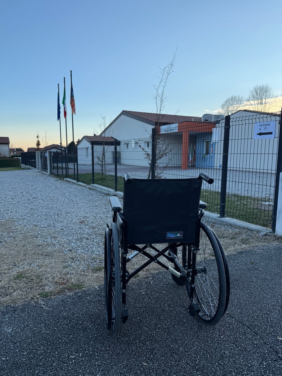 Come fa una persona in carrozzina ad andare a votare? Nemmeno un marciapiede.. o una passerella!! #nervesadellabattaglia

<a href="/Gazzettino_Info/">ilgazzettino</a> <a href="/antennatre/">Antenna Tre</a> <a href="/LaRepubblicaXL/">La Repubblica XL</a> <a href="/LaStampa/">La Stampa</a> <a href="/TgLa7/">Tg La7</a> <a href="/MediasetTgcom24/">Tgcom24</a> ⁦<a href="/RaiNews/">RaiNews</a>⁩