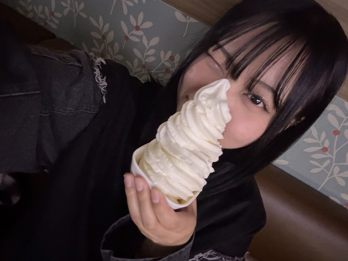 yomo_gi39's tweet photo. アイスばく巻きしてくれたやつが上手すぎた件について。※ノーマルカメラ https://t.co/KULdwTzreI
