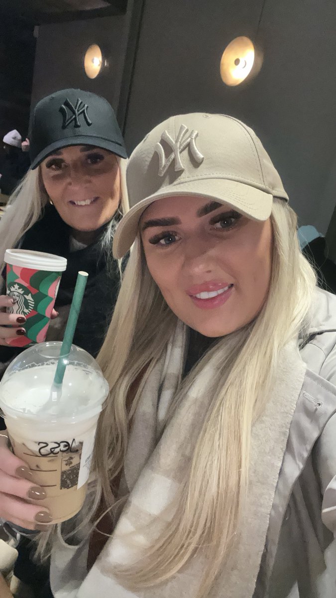 ninalees77's tweet photo. Mother &amp; daughter time 💕#Amsterdam https://t.co/u9VjkwFBX8