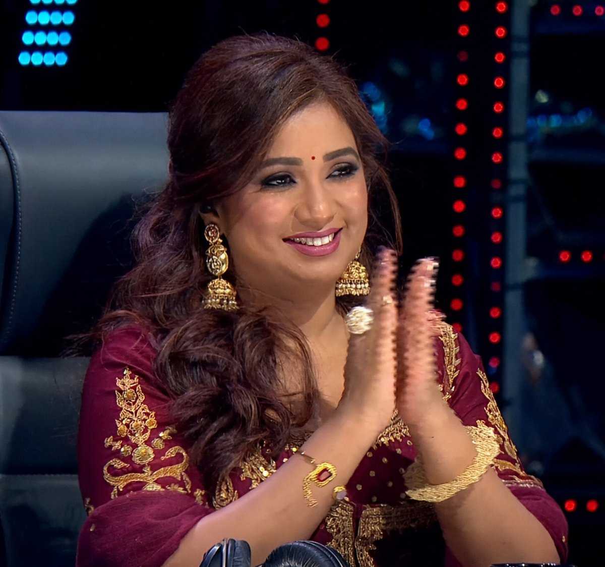 This smile heals my soul ♥️😌
THE UNSTOPPABLE SHREYA