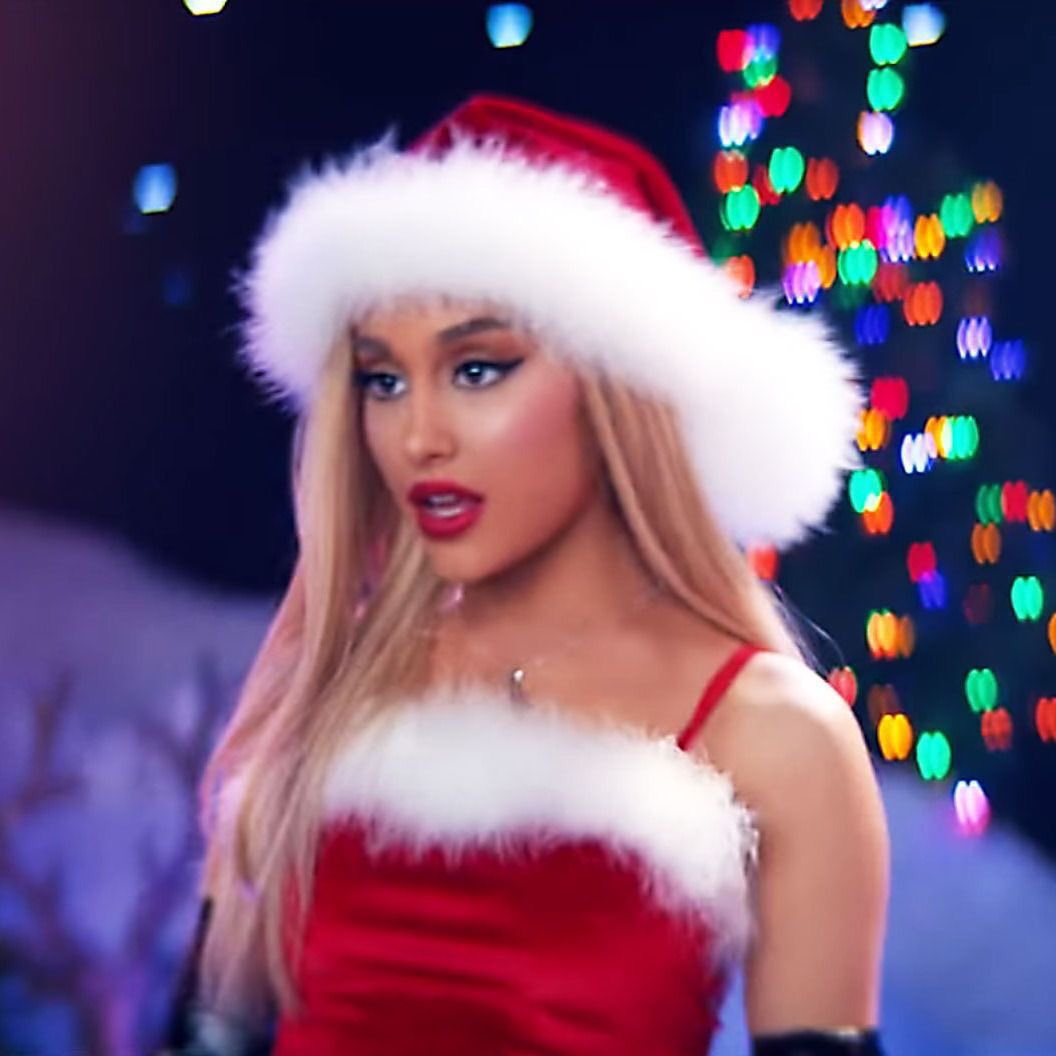 “Santa Tell Me” by Ariana Grande returns to the top 30 of Spotify Global at #22 with 2.5 million streams.