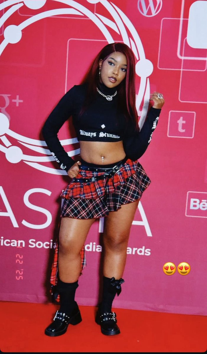 She looks perfect 🌸🌸🌸🔥👌
Liema Pantsi