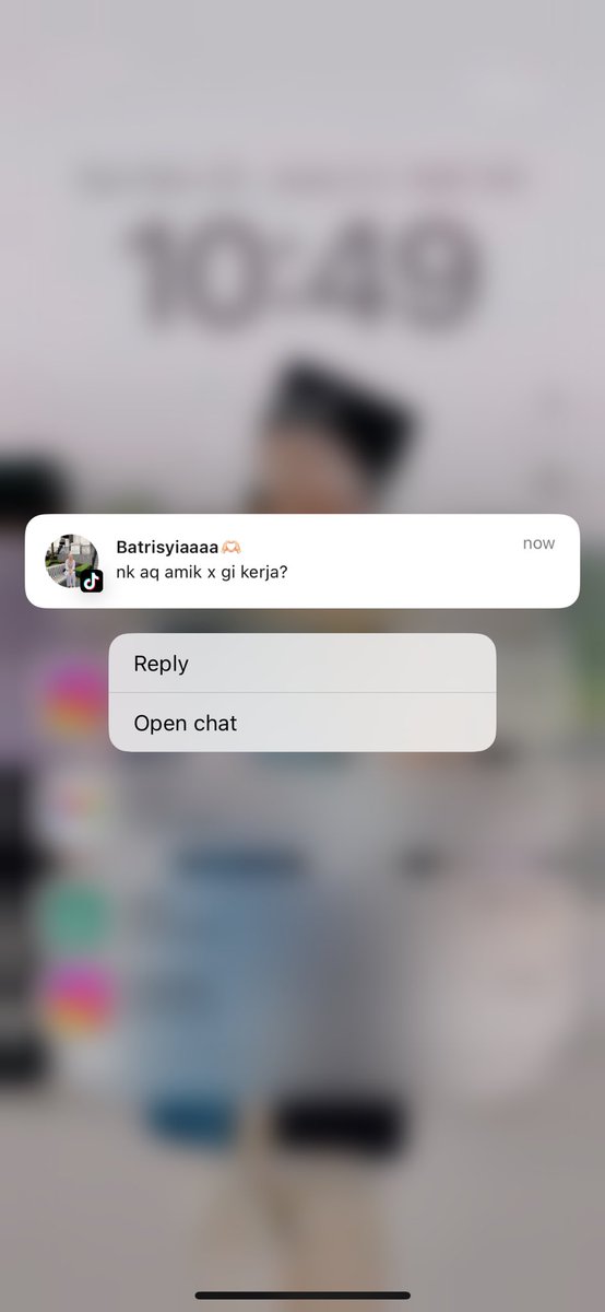 hellosyeqa's tweet image. told her tak dapat nak teman dia pergi wedding, sbb tak sihat. turns out ; — officemateeee sayaa terlalu baikkk🥹🥹