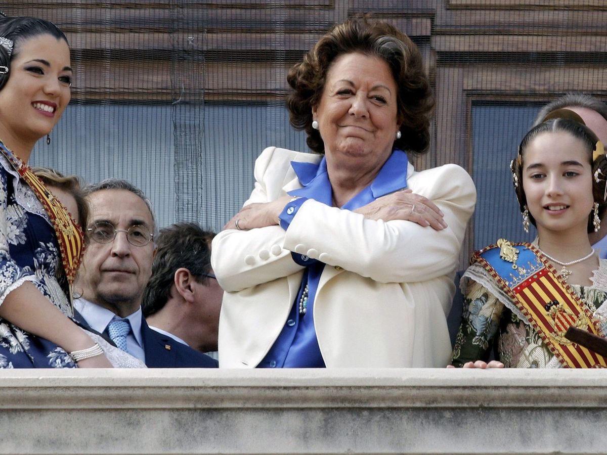 ppcv's tweet image. Defendió Valencia por encima de todo, y por su amada ciudad trabajó durante años con pasión y cariño.

Hoy hace 9 años que Rita nos dejó, pero su gran legado perdurará siempre en nuestra memoria.

Por siempre, Rita.