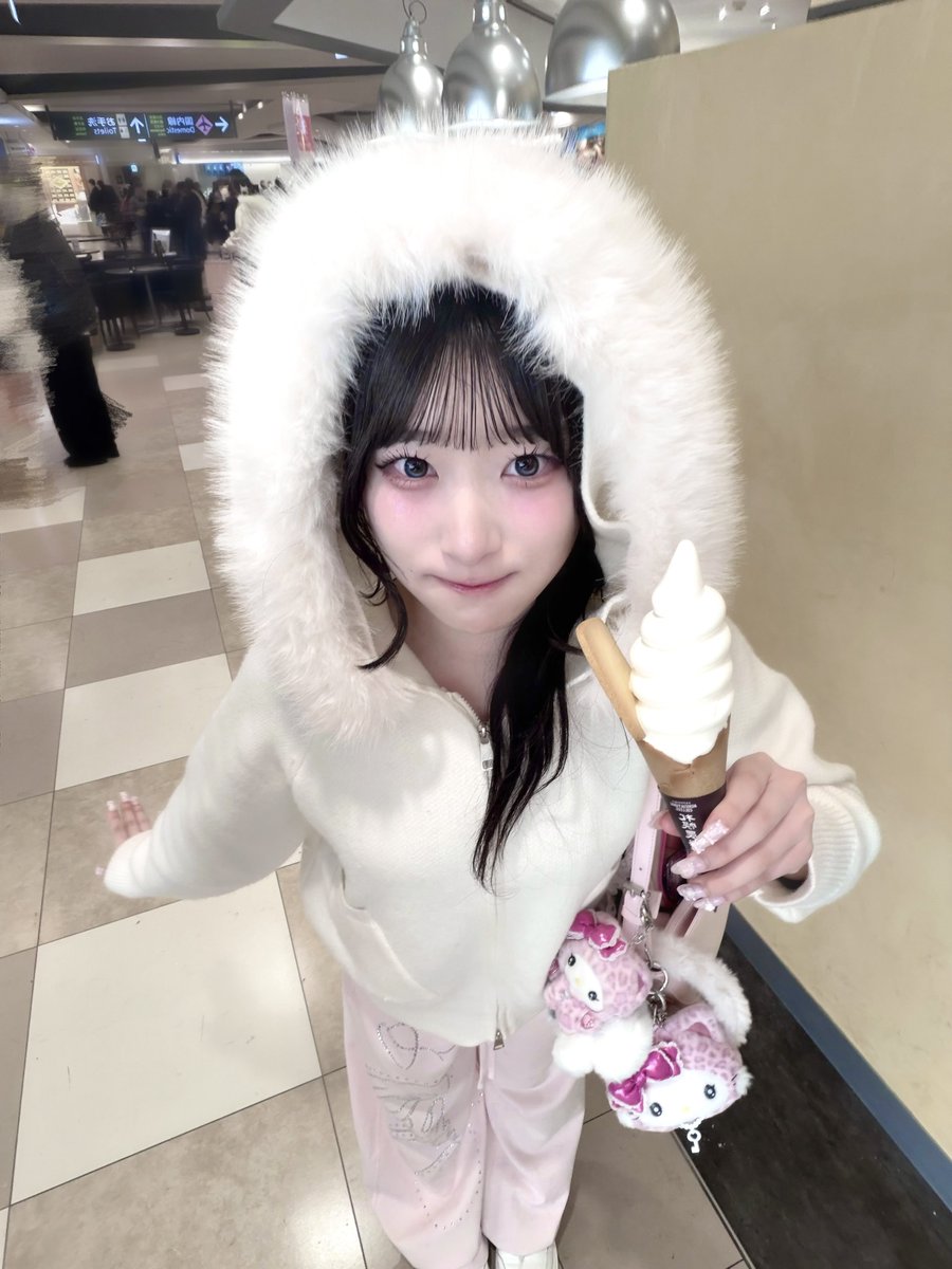 saitou_kiara's tweet image. 北海道で念願のソフトクリーム❕🍦♡