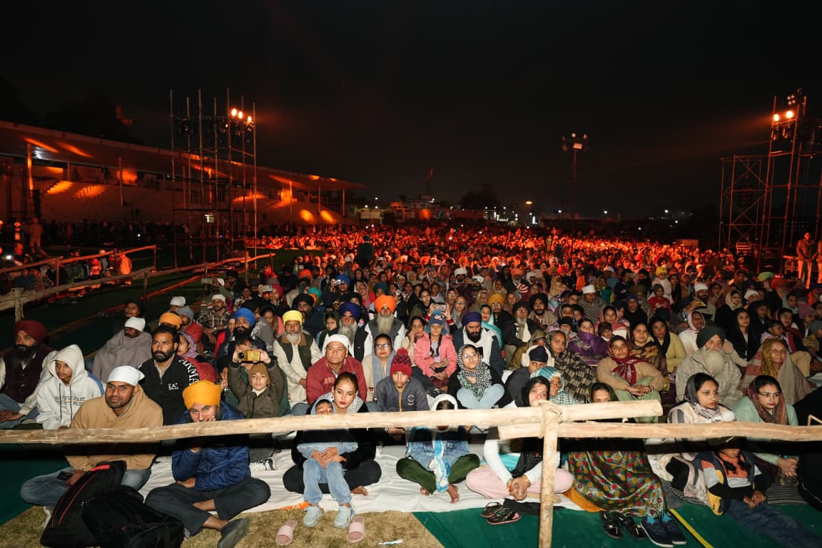 श्री गुरु तेग बहादुर जी की 350वीं शहीदी शताब्दी के उपलक्ष्य में आज श्री आनंदपुर साहिब में भव्य ‘लाइट एंड साउंड शो’ का आयोजन हुआ। इस दिव्य प्रस्तुति के माध्यम से गुरु साहिब जी के अनुपम बलिदान, उनके अटूट साहस, मानवता-धर्म की रक्षा हेतु किए गए त्याग तथा उनकी अमर शिक्षाओं को और अधिक