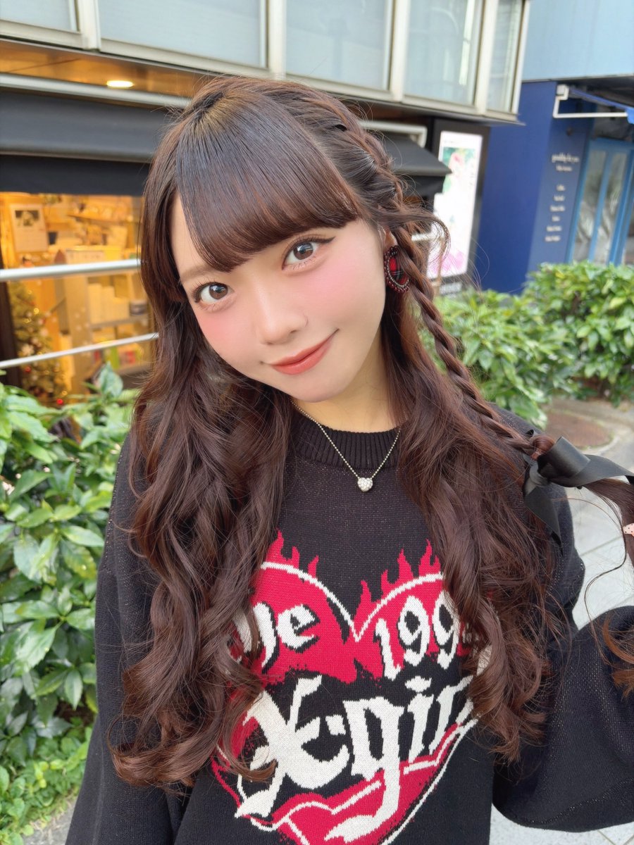 himeri_momiyama's tweet image. オンラインお話会ありがとう🫶🏻💙

11月もたくさんの方とお話出来て、ほんとにうれちすぎたよ🥹！！
時間を作って来てくれてありがとぉ😭💕

今日はアイドル前髪にしてみたの👧🏻
冬のひめちゃんも好きでいてくれる？⛄️♡

 #高嶺のなでしこ #たかねこ  #ひめんしょん。