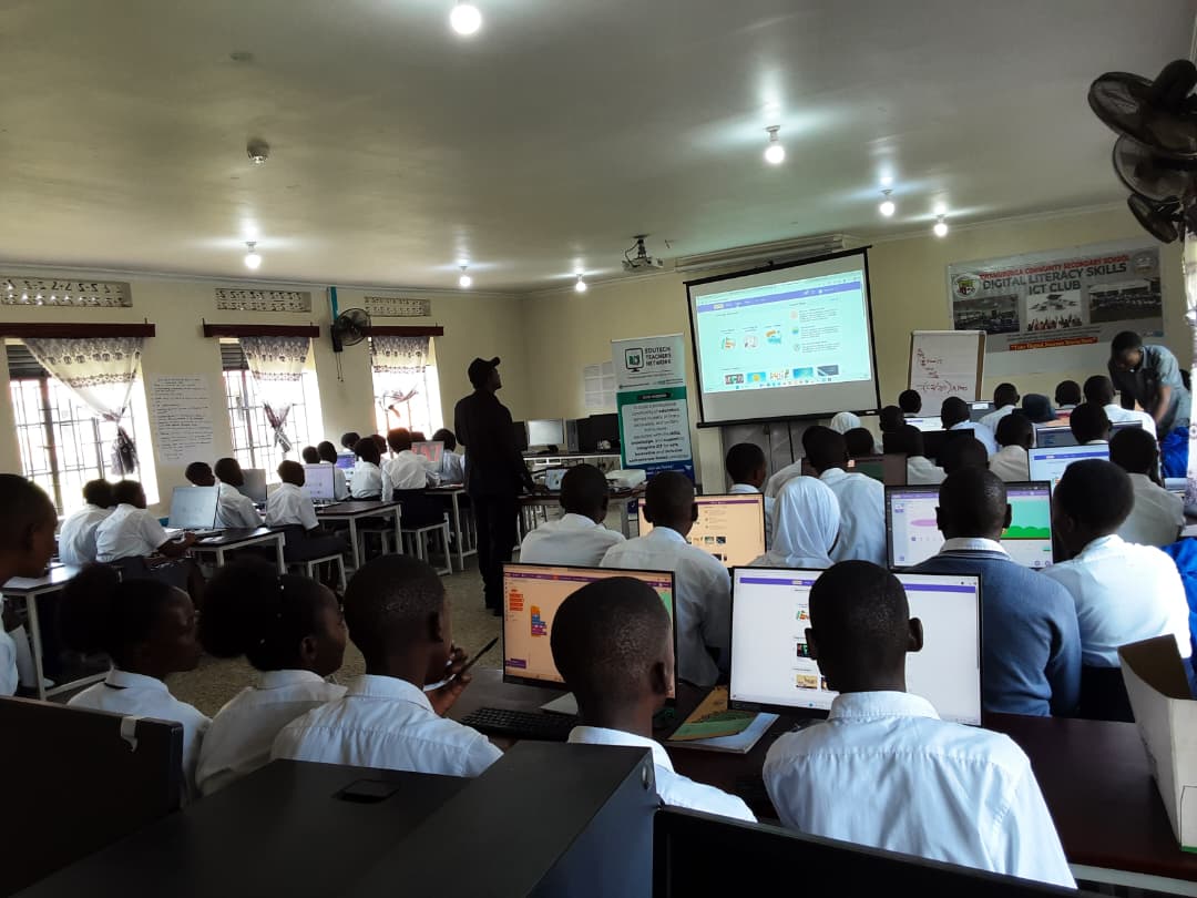 EduTechTrsNet's tweet image. Day 2 of the #EduTech bootcamp in Western Uganda concluded well with a mentorship session for the Digital Literacy Skills Club, learners taken through hands-on innovation projects (App Development, Website Design and Multimedia Content Creation).   #1ClickAtaTime