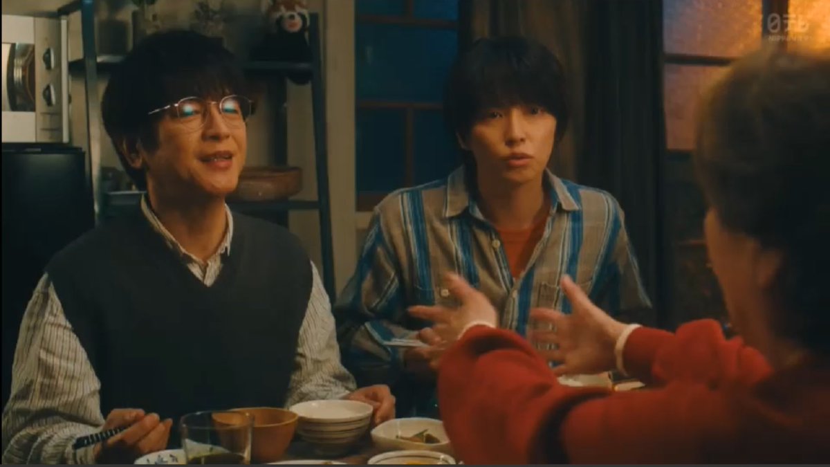 _Captain_Duck's tweet image. This diva just explaining about her favorite BL manga to her son and son in law at dining table lmao i love her so much