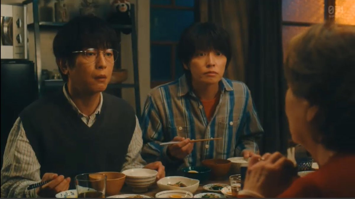 _Captain_Duck's tweet image. This diva just explaining about her favorite BL manga to her son and son in law at dining table lmao i love her so much