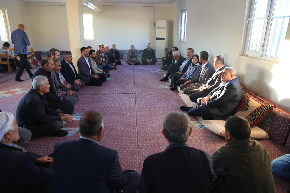 CYAZMAC's tweet image. 📍Çalışkanlar Kırsal Mahallesi 

Çalışkanlar Mahalle Muhtarımız Yusuf Akbaş eşliğinde vatandaşlarımızla bir araya gelip, talep, sorun ve çözüm önerilerini dinledik.

Eyyübiye Belediye Başkan Yardımcımız Deniz Demir,  AK Parti Büyükşehir Belediyesi Meclis Üyemiz Mehmet Karademir…