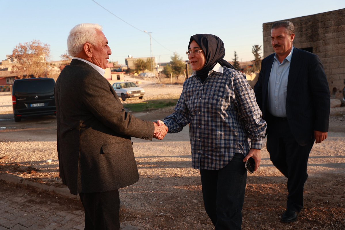 CYAZMAC's tweet image. 📍Çalışkanlar Kırsal Mahallesi 

Çalışkanlar Mahalle Muhtarımız Yusuf Akbaş eşliğinde vatandaşlarımızla bir araya gelip, talep, sorun ve çözüm önerilerini dinledik.

Eyyübiye Belediye Başkan Yardımcımız Deniz Demir,  AK Parti Büyükşehir Belediyesi Meclis Üyemiz Mehmet Karademir…