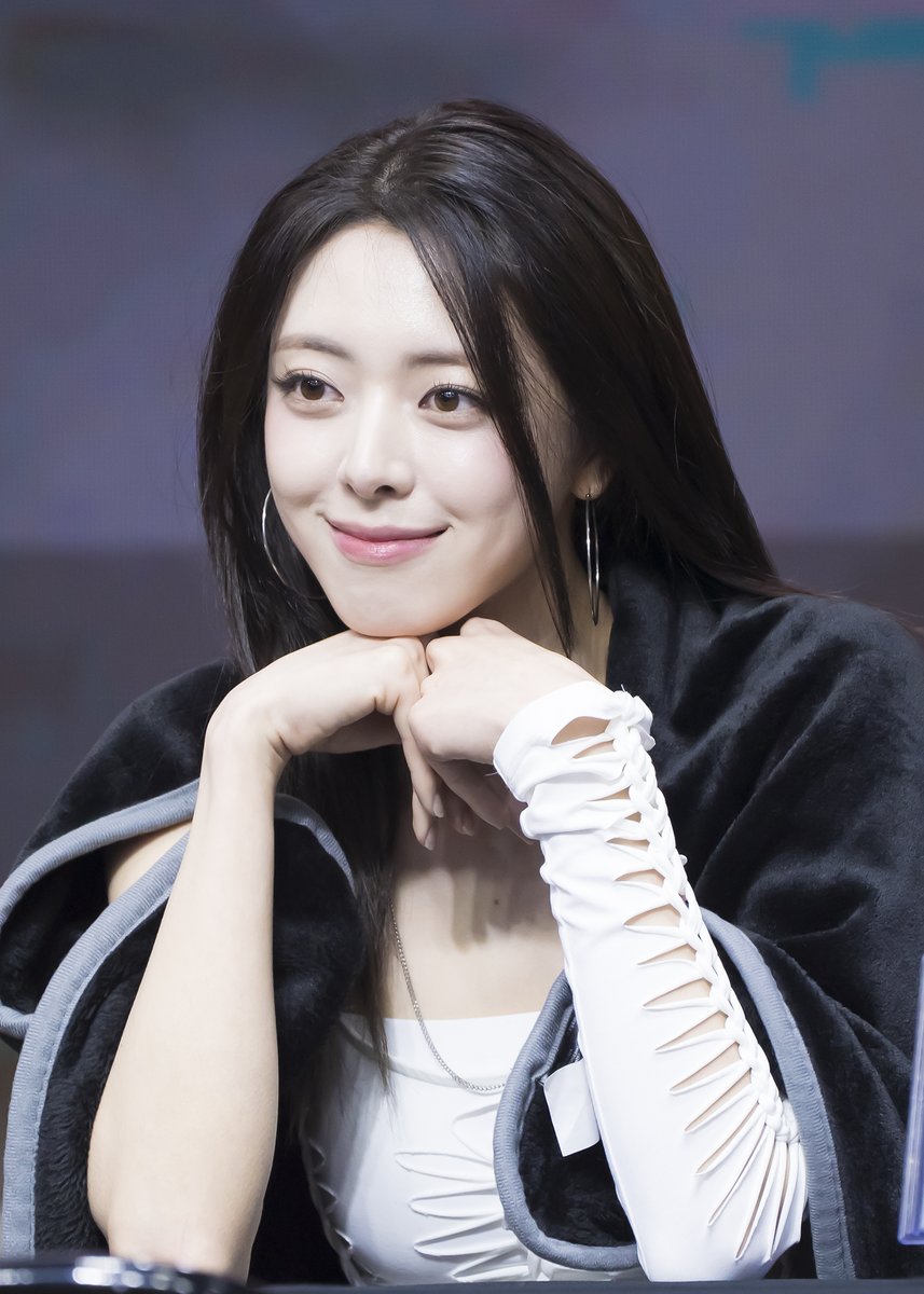 ITZY_PAN's tweet image. 251123
#있지 #ITZY #유나 #YUNA